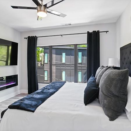 The Red Door - Ultra Modern Atlanta Home - Designedbydom Zewnętrze zdjęcie