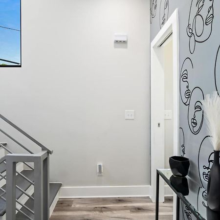 The Red Door - Ultra Modern Atlanta Home - Designedbydom Zewnętrze zdjęcie