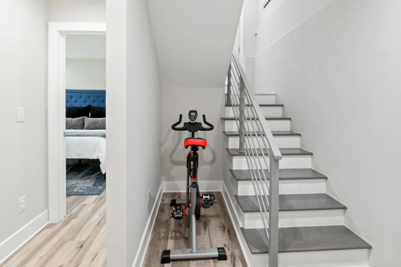 The Red Door - Ultra Modern Atlanta Home - Designedbydom Zewnętrze zdjęcie