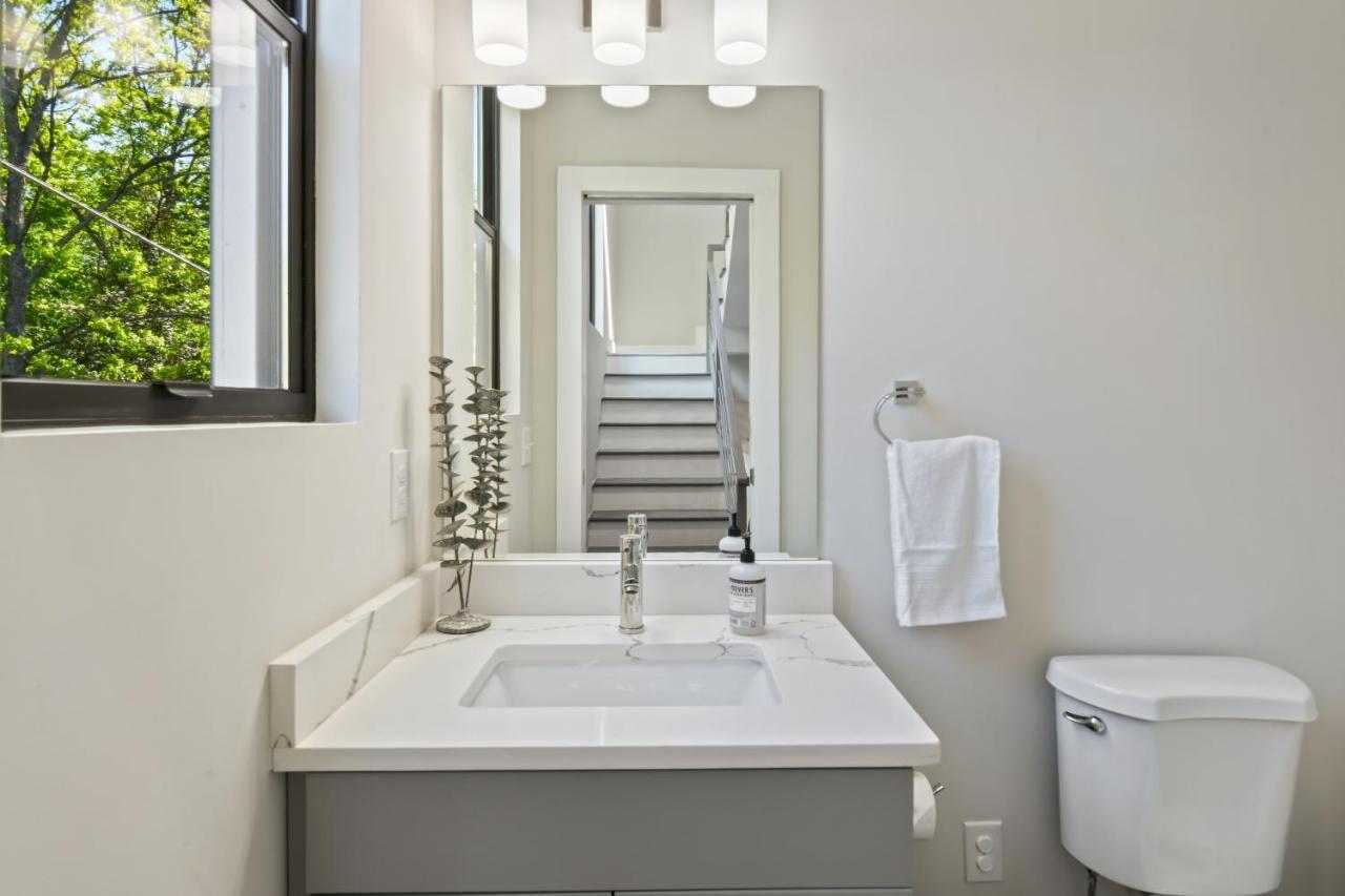 The Red Door - Ultra Modern Atlanta Home - Designedbydom Zewnętrze zdjęcie