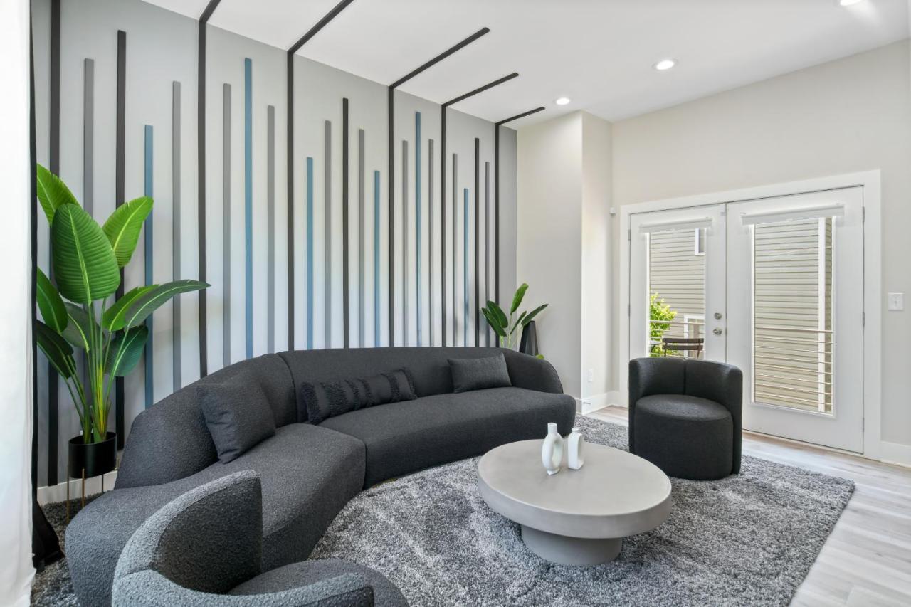 The Red Door - Ultra Modern Atlanta Home - Designedbydom Zewnętrze zdjęcie